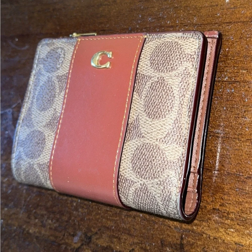 Coach 1941 Signature Logo Bi-Fold Classic Small Wallet Leather AUTHENTIC